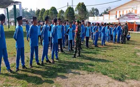 Peran Serta Babinsa berikan Latihan PBB dalam rangka MPLS