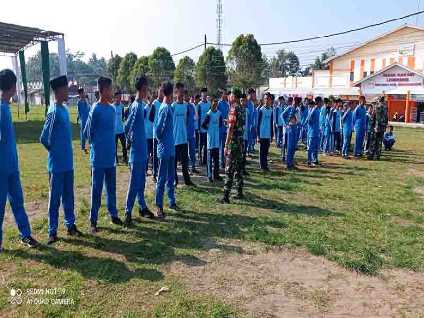 Peran Serta Babinsa berikan Latihan PBB dalam rangka MPLS