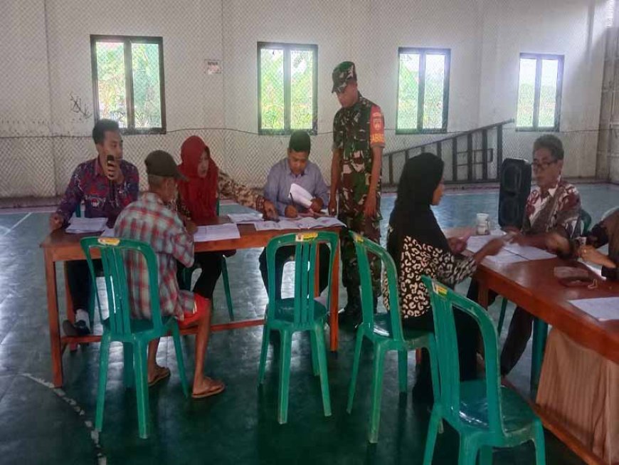 Babinsa Koramil 15/Rakit melaksanakan giat pengawasan Penyaluran BLT Dana Desa
