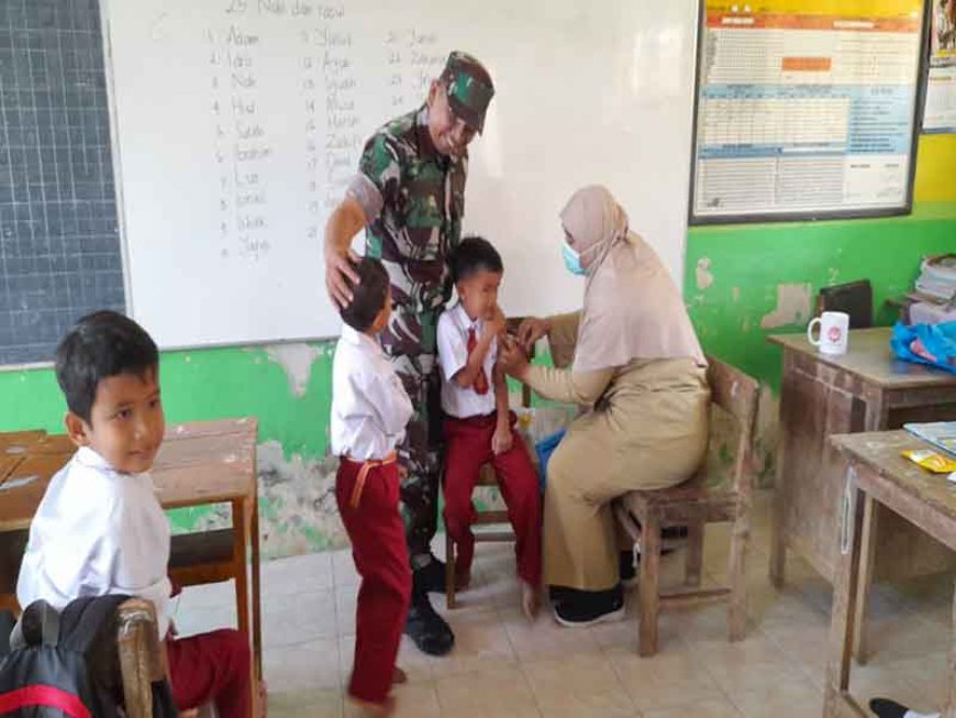 Babinsa Koramil 15/Rakit Sertu Pujianto melaks kegiatan Pendampingan BIAS di Sekolah